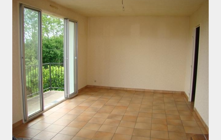 Labille Immobilier : Maison / Villa | DOMPIERRE-SUR-BESBRE (03290) | 77 m2 | 86 000 € 