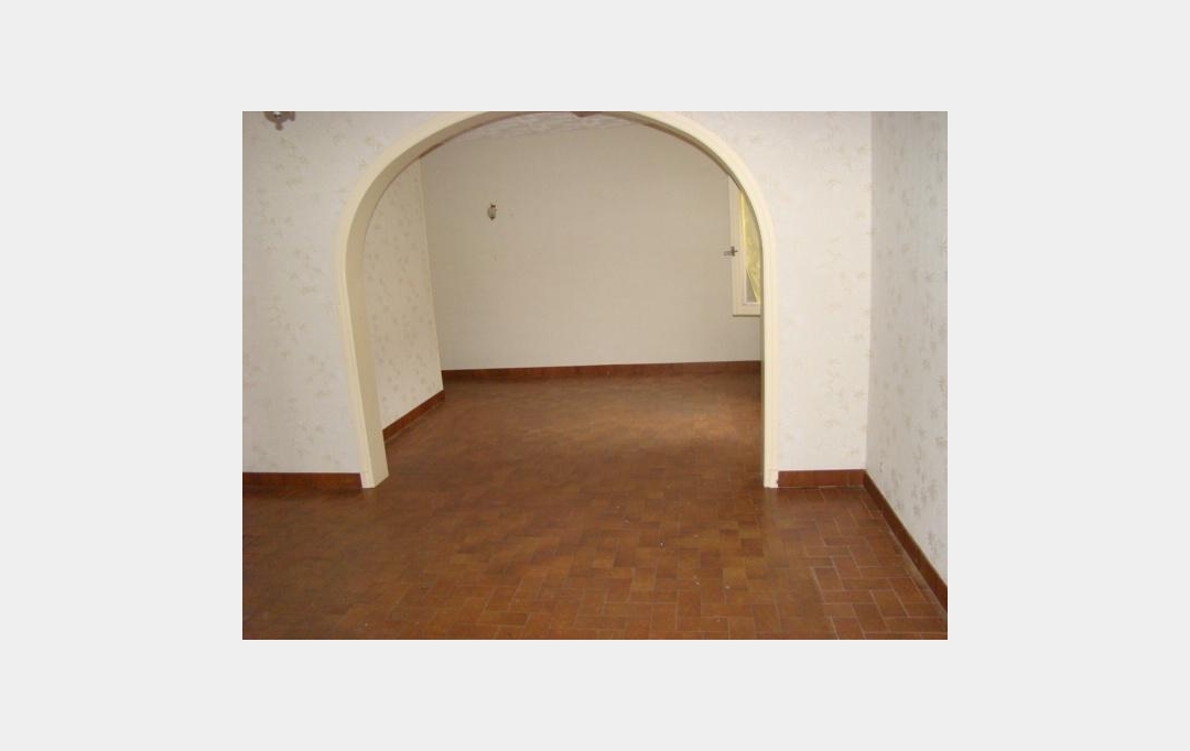 Labille Immobilier : Maison / Villa | MONETAY-SUR-LOIRE (03470) | 240 m2 | 76 300 € 