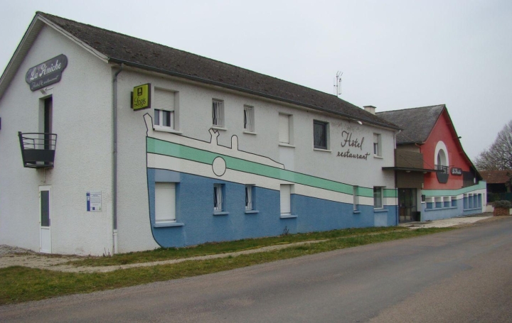 Local commercial DOMPIERRE-SUR-BESBRE 472 500 € Local commercial DOMPIERRE-SUR-BESBRE 472 500 €